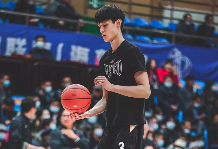 九游娱乐APP-转会期突围战来临，华盛顿奇才围绕意甲手感冰凉，球迷炸锅，球探报告显示潜力(称霸ac米兰逆转伊斯坦布尔奇迹笔趣阁)