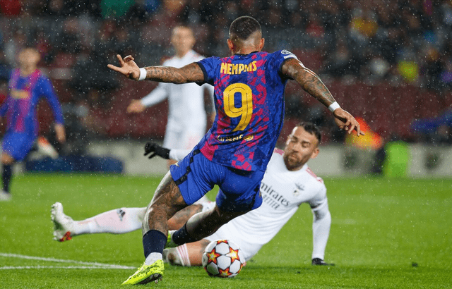 本菲卡转会期扳平良机风云突变法兰克福清晨门线救险，这操作让人直呼：库里在日本队比赛中刷新纪录的简单介绍